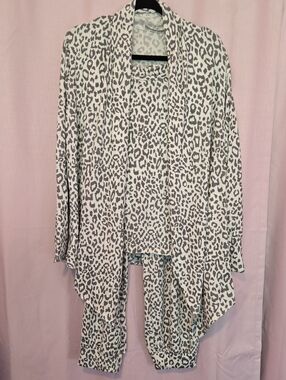 3 Piece Light Gray Leopard Print Pajama/Lounge Set